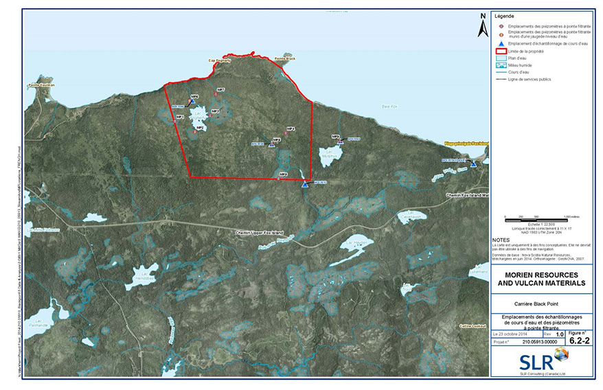 Une carte illustrant l'emplacement des lacs, des étangs et des cours d'eau sur le site du projet ou à proximité. Sont illustrés les lacs Murphy, Fogherty, Hendsbee et le ruisseau Reynolds, entre autres.